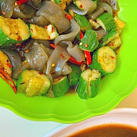 由于不母乳，所以月子里也没忌嘴，爽😊