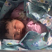 3.21晚上十点19分顺产8斤半乔治一度撕裂 2指打的无痛，七指失效，后面过程太痛苦了，生不如死，总算生出...