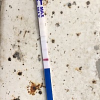 最后一次月经是2月18号，排卵是3月9-11号，今天测到的，很浅，请问我这样是好的吗？之前怀了2次都是空囊...