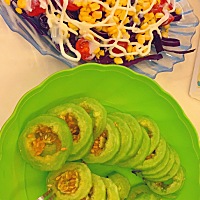 今天晚饭吃的比较清淡，说是减肥，除了这些另外我又喝了一大碗黑米红豆粥，外加两个饼😢😢