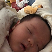 宝宝19了，大便都是水，刚开始就是这样我问一声他说没事，但是特别稀是不是新生儿腹泻呀，有同样症状的...