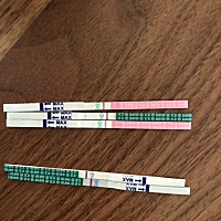 上面是昨晚测的。昨晚看到的是白板我就没有理。今天中午起床看。有点印。然后早上测的是下面的。是白板...