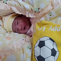 3.24刨男宝一枚，体重7.4斤，麻药过后这酸爽，特别是护士过来排恶露，简直了…