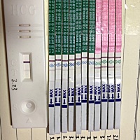 末次3.1，预测大姨妈还有3.4天，好害怕炸胡。希望印子越来越深。 好害怕炸胡。