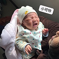 我的小可怜，你收拾我不睡觉！我就晚了一两分钟喂你，你就告状