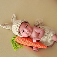 儿子一个月了，居然看不出来儿子像我还是他爹