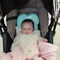 宝宝双眼皮什么时候长出来啊，我家2个月小公主，半睡半醒的时候是双眼皮，睁开就没有了。我是大眼睛双眼...