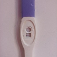 这是早上测的，浅浅的一道，是不是怀了？😂😂😂