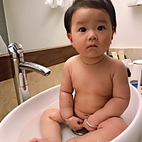 孩子从出生到现在都没有离开过自己，宝爸在宝宝满月后就出国了。我和睿睿两个互相扶持一起成长，他已经...
