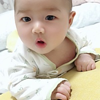 要去上班了，真的好舍不得宝宝，不想错过她成长的每一个瞬间，她笑她哭的时候我都希望在身边，心里真的...