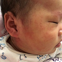 唉，真的有一种冷是你爷爷觉得你冷，总是跟公婆说让孩子穿凉快一点，他们不信，硬是把孩子捂成这样。家...