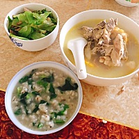 分享几张这几天婆婆给做的月子餐，四川妹子无辣不欢，坐月子吃的太清淡了，完全没啥胃口，婆婆每天...