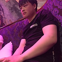 是什么让我决定把一生托付给你  是你的疼爱与包容  也谢谢你陪我一天天的长大  我的任性与坏脾气都...