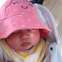 两个月的宝宝一天拉五六次大便，这正常吗