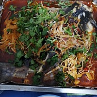 老公今晚给我做的烤鱼，第一次做，味道还不错😊，不过没有吃完，战斗力不强，吃的过程中宝宝也动个不...