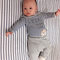 宝宝明天满四个月了，虽然蛋白质过敏，一直母乳喂养，身体棒棒哒👍