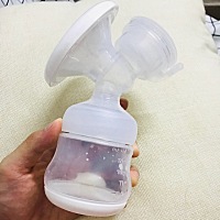 #求下奶好方法# 你们都有找催奶师么？我比较少奶，加上宝宝也比较懒，宝宝吸几口就不肯吸了，现在还在坐...