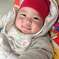 吃个面高兴的眼睛都笑咪了