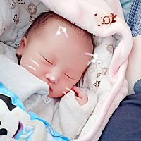 宝宝一天天好乖，好乖的哟