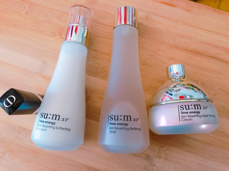 苏秘呼吸套装 他们家的所有产品都是孕妇可以用的 无添加 无香精 无防腐剂 无酒精 可以增加皮肤弹性 减少胶原蛋白流失