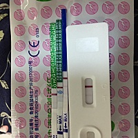 大姨妈还有6天才来，手痒测了一下印不深，也不知道是不是怀上了，请懂的朋友帮个忙告知一下 ，谢谢……