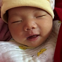 3月16号40+5发的催生贴，晚上九点多就见红破水了。无奈宫口开太慢，17号下午剖腹产，如愿得女宝一枚，七...