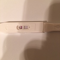 亲们帮忙看看这是又怀了吗，剖腹产才过五个月肯定生不了唉…  人流的话哪种好呢？