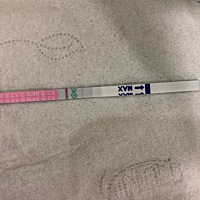 排卵两周，早早孕白板！！！！排卵试纸两条杠？！还有希望吗？有人说快来姨妈也是两条杠？？