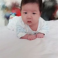 明天剃光头，纪念一下还有满头胎毛的最后一天