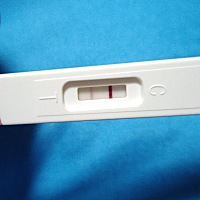 一个月不到，今天验的是怀孕了嘛