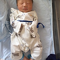 报喜啦，3月25日早六点见红，27日早八点成功顺产男宝一枚，B超女翻男。 疼痛36小时开两指，用了无痛爽歪...