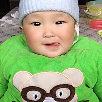 不知不觉宝宝快八个月了宝宝是喝母乳喂养，婆婆说八个月断奶叫我跟我老公去打工 要跟宝宝分开了好舍不得...