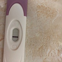 早上测好15分钟内是灰印，放置了一小时竟然变粉印了，验孕棒都这样的吗？现在好像大姨妈要来的感觉，一...
