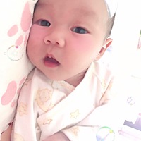 我的猪猪女孩，今天满月啦～爱你❤