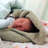 3.29号上午小猪乔治出生啦！顺产8斤2两，侧切缝了十几针，阵痛一天两夜，疼到怀疑人生，产床上几次想要...