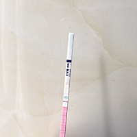 排卵试纸一直这样，多囊，求助！