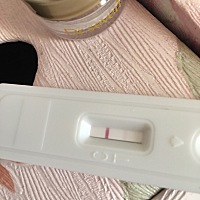 颜色好淡，排卵15天测的