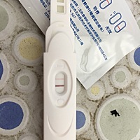 3月2号来的月经，今天早上测的，颜色不是很深，不知道是不是怀孕了