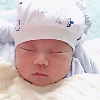 4月2号的预产期，提前剖腹，喜得一枚6.7斤的小公举。 下面说一下我的情况，3月25日早上7点20，还在睡梦...