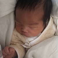 3月24日，顺转剖，乔治一枚6斤8两。对于顺产条件差的人来说，剖腹产真的太爽了，顺产痛半死结果还是放弃...