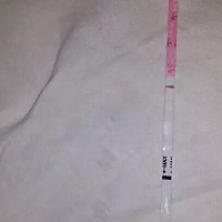 憋了好几天，本来不想这么早测的，看到很多同一天排卵的人的测出来了。就忍不住了，哈哈哈。加上这两天...