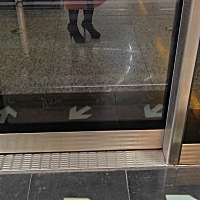 对高跟鞋没有抵抗力的我，穿了一个月的平底鞋，又忍不住穿上了高跟鞋。