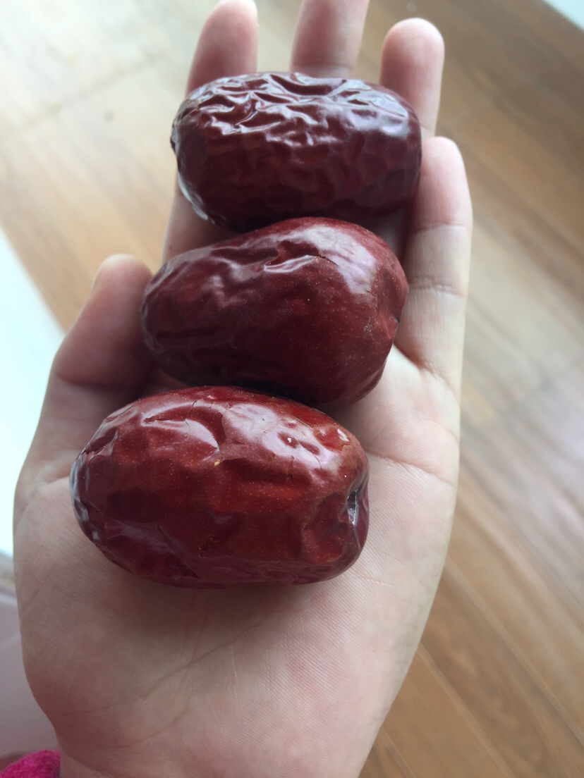 每天奶水越来越多，听着宝宝吞咽的声音，心里满满的幸福感，终于实现纯母乳喂养。