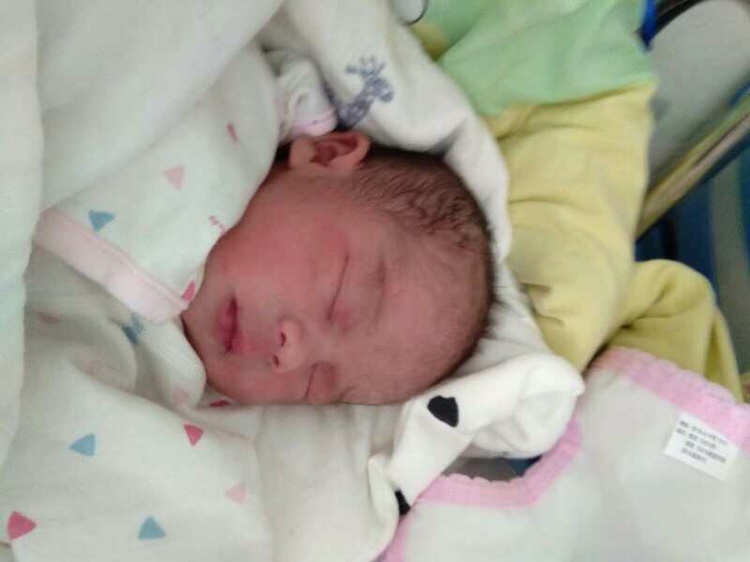 38 1天剖腹产男宝6.4