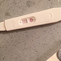 上图是昨晚测的，下图是早上晨尿测了，我觉得是中了