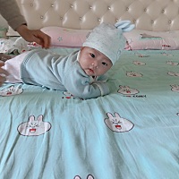 两个月已经长了六斤了，太能吃了🤣