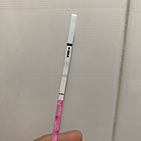 27号排卵，今天晚上测出来好像看到有灰印，姐妹们帮忙看一下，谢谢