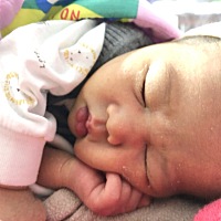 宝宝出生第12天，纯母乳喂养，虽然很累，但是每每看到他这么乖，就立刻精神了٩😛ི۶٩😛ི۶٩�...