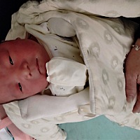 给我家宝宝爆丑照，前后变化，哈哈，妈妈爱你