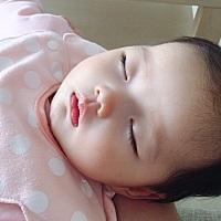 关于宝宝的皮肤 整个孕期我是都没有在忌口，我不是倡导所有妈妈都跟我一样不忌口，每个人身体不一样。我...